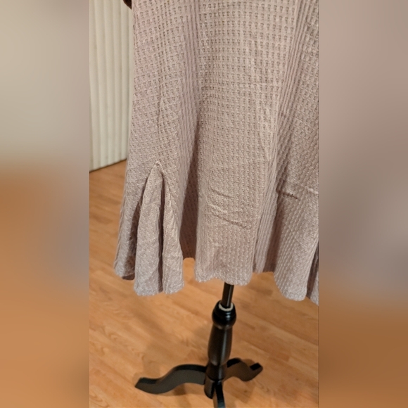 Shop Basic USA XL Waffle Knit Cardigan Ruffle Hem Short Sleeve Taupe - Picture 3 of 7